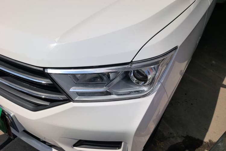 Used Wuling Hongguang 2021 1.5L Facelifted S Comfort Version with Electric Power Steering LAR Left Front Headlight