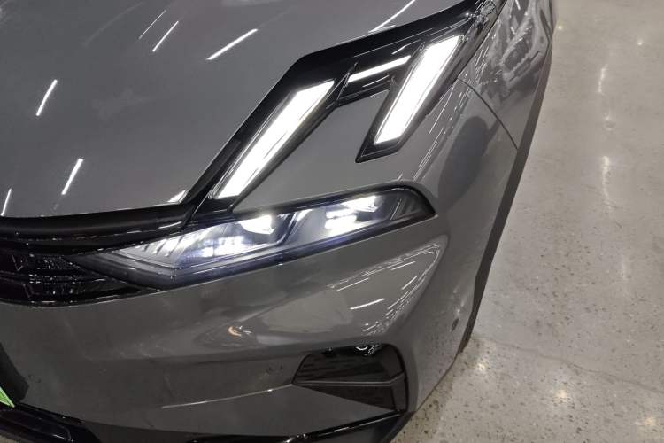 Used Lynk & Co 06 EM-P 2025 EM-P 126 Long-Range Halo