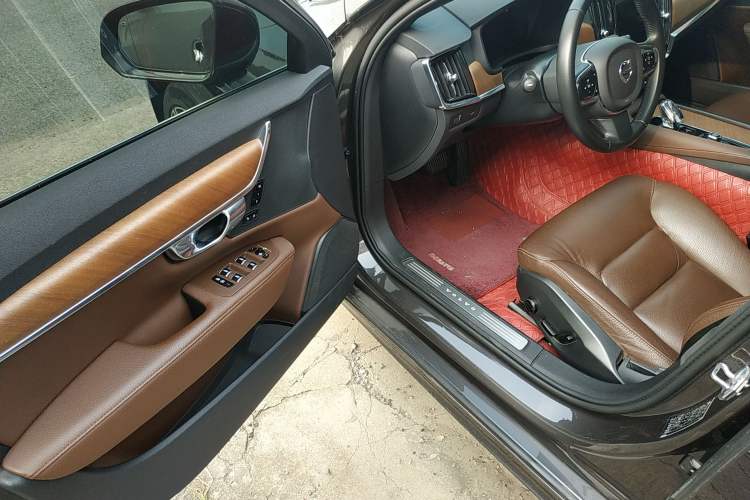 Used Volvo S90 2022 B5 Zhiyi Luxury Edition
