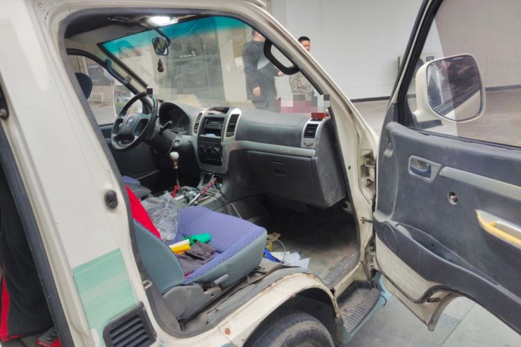 Used Foton Scenic 2014 2.0L Express Classic Short-Wheelbase High-Roof 491EQ4A