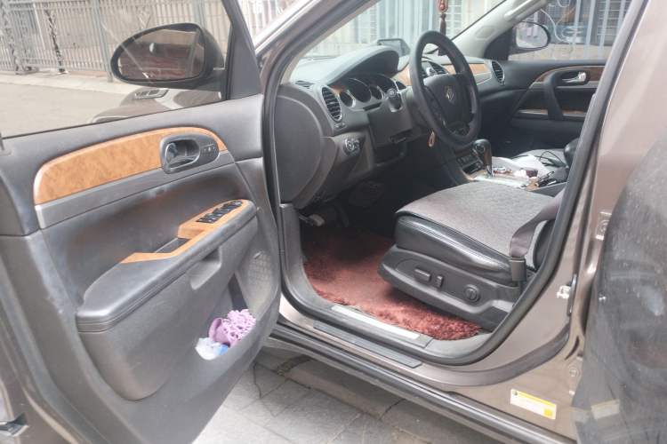 Used Buick Enclave 2013 3.6L Two-Wheel-Drive Elegance Edition