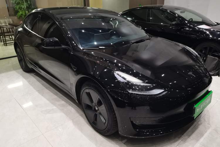 Used Tesla Model 3 2022 Rear-Wheel-Drive Version Front Right 45 Deg