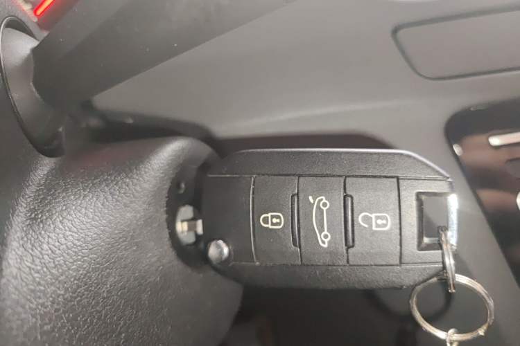 Used Peugeot 508 2013 2.0L 2nd Anniversary Edition Automatic Smart Enjoyment Version
