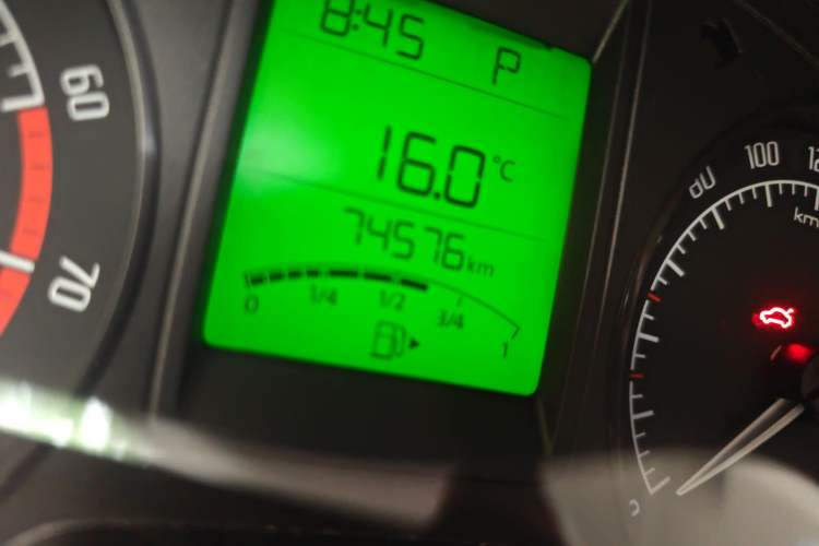 Used Skoda Fabia 2014 1.4L Automatic Crystal Edition Odometer Close Up