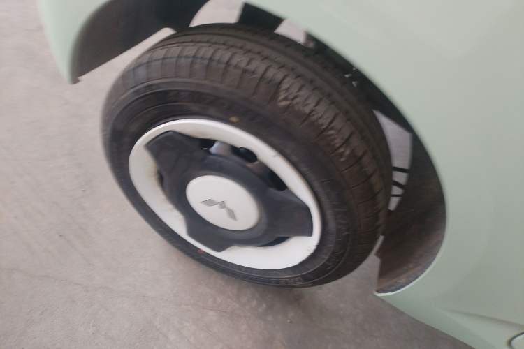 Used Wuling Hongguang MINIEV 2024 3rd Generation 215km Advanced Version Exterior 2