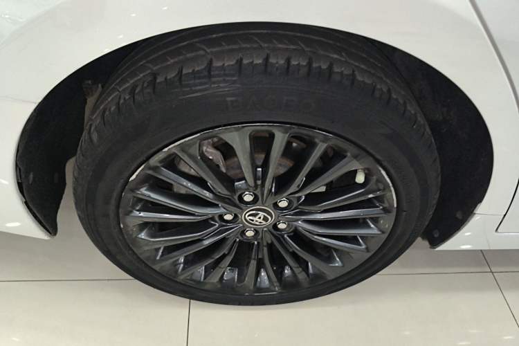 Used Toyota Avalon 2022 2.0L XLE Premium Edition Right Rear Wheel Hub