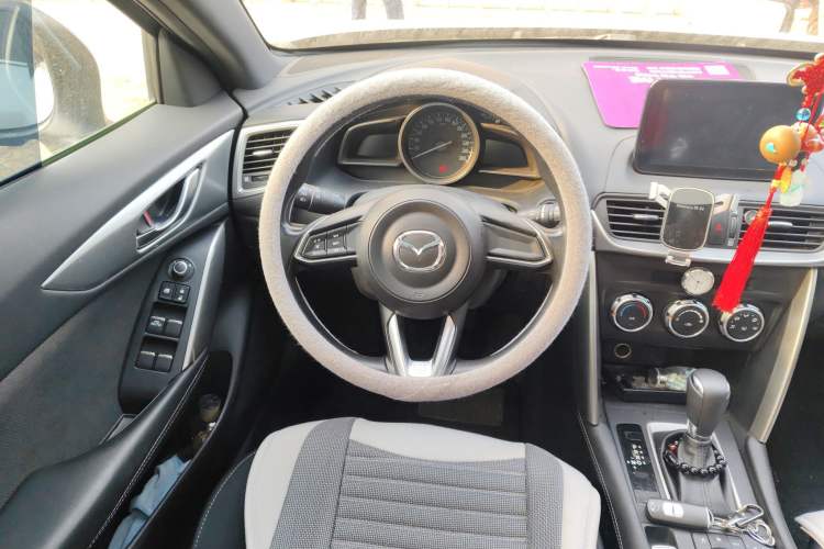Used Mazda CX-4 2018 2.0L Automatic Two-Wheel Drive Blue Sky Dynamic Version China V Standard Steering Wheel