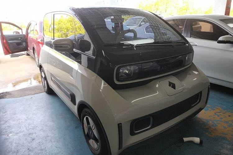 Used Baojun KiWi EV 2022 Designer Lite Edition Ternary Lithium Front Right 45 Deg
