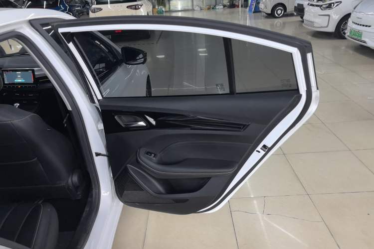 Used Roewe i5 2021 1.5L CVT Diamond Edition