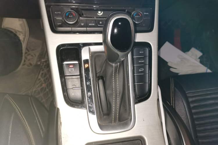 Used Geely Auto Emgrand X7 Sport 2018 1.8TD Automatic Two-Wheel Drive Zhiya Model