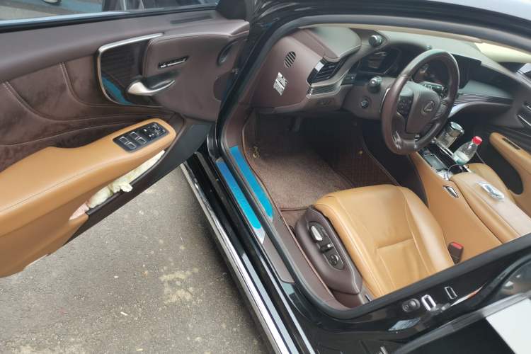 Used Lexus LS 2020 500h Excellence Edition China VI standard