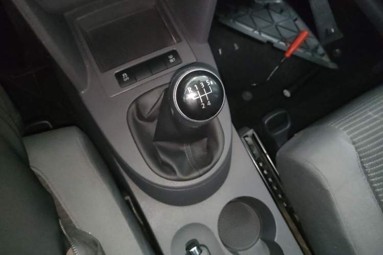 Used Volkswagen Touran 2013 1.4T Manual Fashion Edition 5 Seats Gear Lever