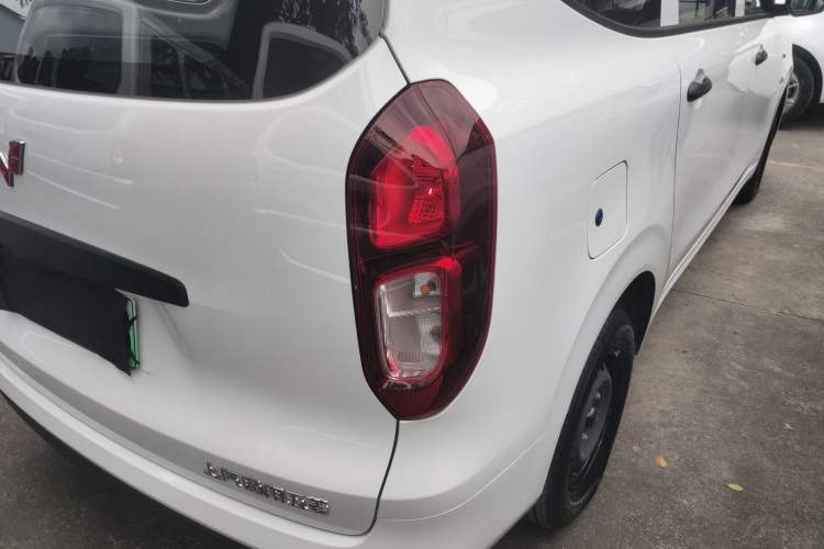 Used Wuling Hongguang New Energy 2025 Extended-Range Hybrid 50 km Utility Version