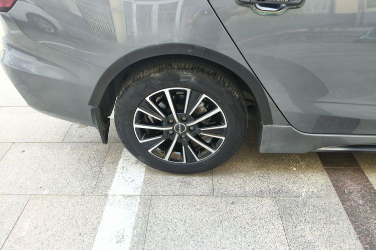 Used Roewe i5 2021 1.5L CVT Platinum Edition
