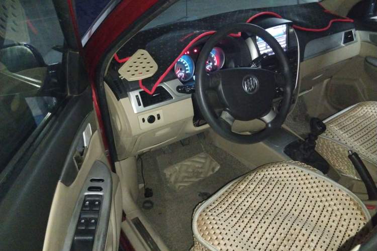 Used Buick Excelle 2013 1.5L Manual Classic Model Driver Seat