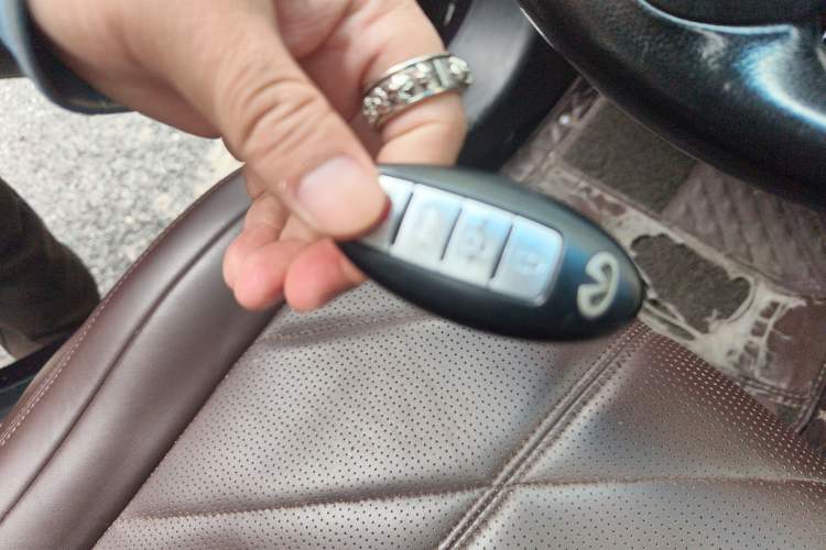 Used Infiniti FX 2013 FX37 Supreme Edition Vehicle Key