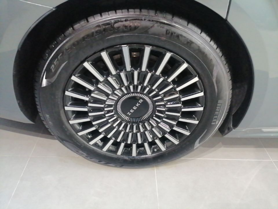 Zeekr 009 2024 Six-Seat Executive Version 4WD 108 kWh — снимка 11