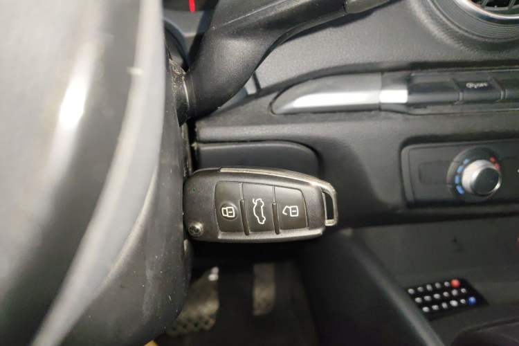 Used Audi A3 2016 Limousine 35 TFSI Ambition Edition
