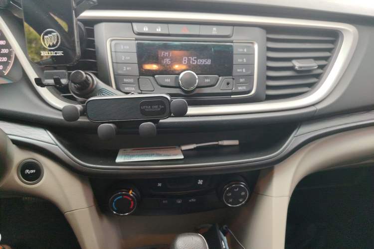 Used Buick GT 2016 15N Automatic Elite Edition Audio And AC Panel