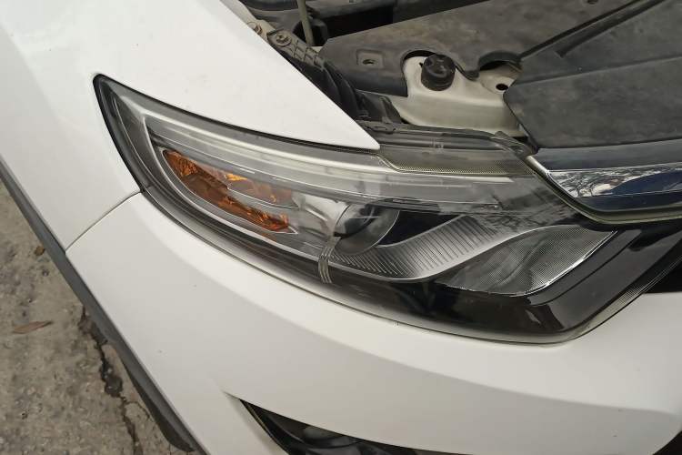 Used Soueast DX7 2015 1.5T Automatic Prestige Model Right Front Headlight