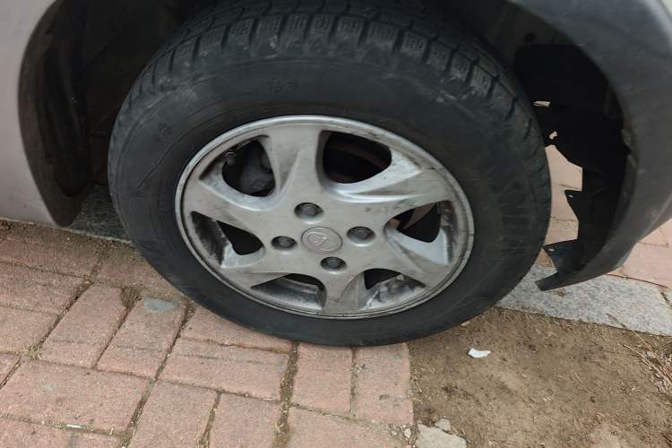 Used FAW Senya S80 2011 1.3L Manual 5-Seater Comfort Version Right Front Wheel Hub