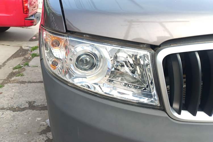 Used Jinbei Hiace X30 2020 1.5L Van Super-Enjoyment Model China VI Standard SWC15M Right Front Headlight