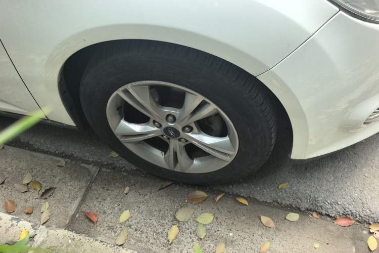 Used Ford Focus 2012 Hatchback 1.6L Automatic Fashion Edition
