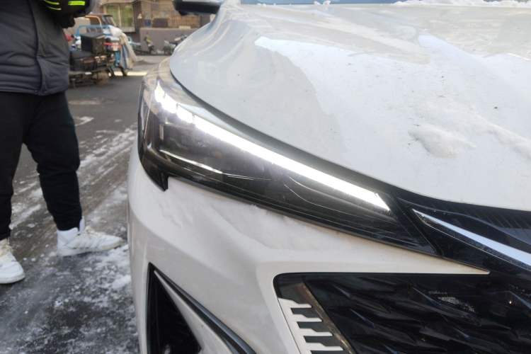 Used CHANGAN OSHAN X5 PLUS 2023 1.5T DCT Excellence Edition Right Front Headlight