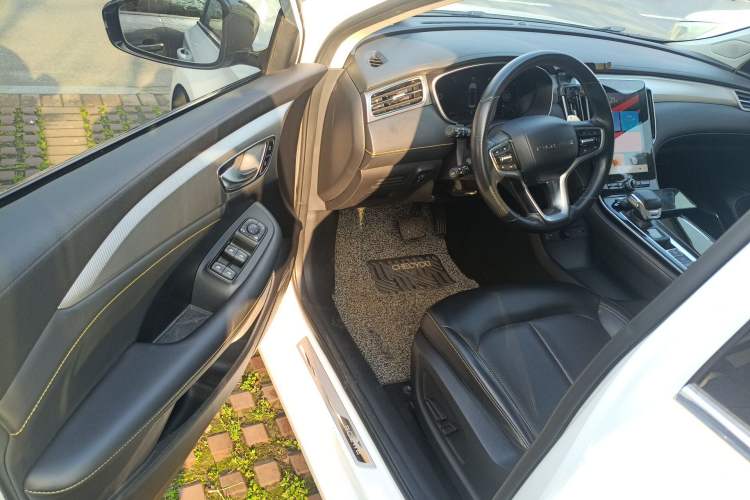 Used Roewe i6 MAX 2020 300TGI Automatic "Swell Cool Smart Drive" Edition
