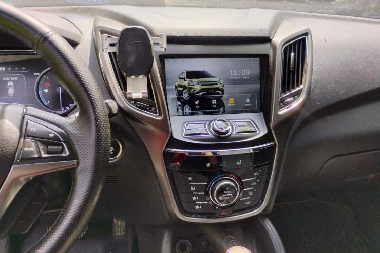 Used CHANGAN CS75 2015 1.8T Automatic 4x4 Prestige Model China V Emission Standard