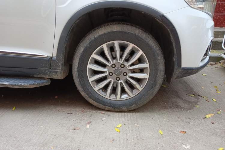 Used Haval H6 2017 Restyled Red-Label Sport Version 1.5T Automatic Two-Wheel Drive Luxury Trim Right Front Wheel Hub