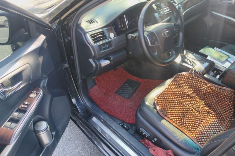 Used Toyota Camry 2016 Dual-Engine 2.5 HG 10th Anniversary Deluxe Navigation Edition