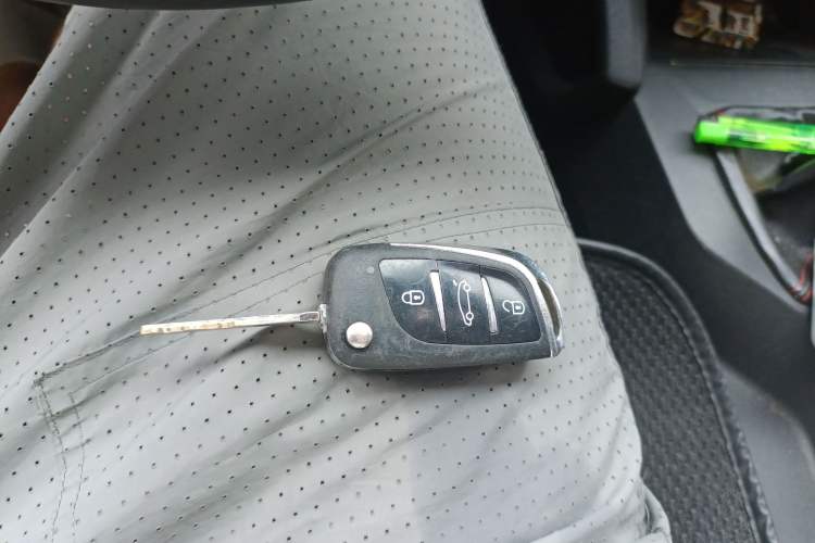 Used Geely Auto GX7 2015 Sports Edition 2.0L Manual Elite Model
