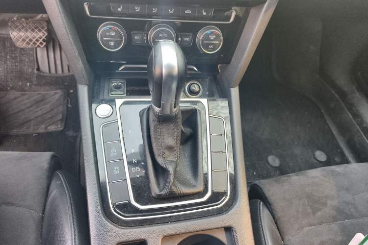 Used Volkswagen Magotan 2018 330TSI DSG Luxury Model Gear Lever