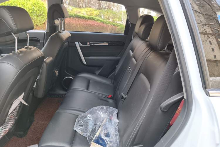 Used Chevrolet Captiva 2014 2.4L 4x4 Flagship Edition 7 Seats Left Rear Seat