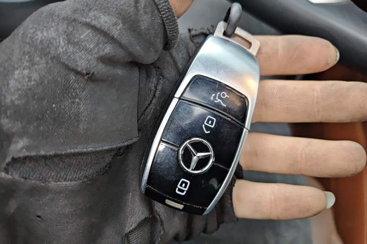 Used Mercedes-Benz E-Class 2023 E 300 L Sport Luxury Edition Vehicle Key