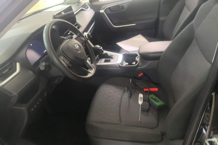 Used Toyota RAV4 2023 Dual-Motor 2.5L E-CVT Two-Wheel Drive Elite Edition Left Front Seat