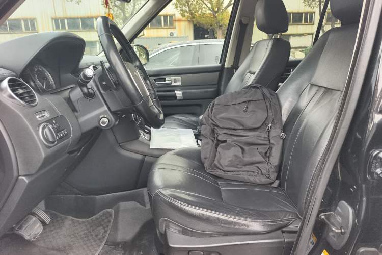 Used Land Rover Discovery  Left Front Seat