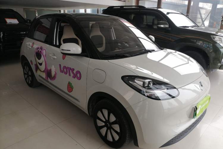 Used Wuling Bingo 2023 203km Light Edition Front Right 45 Deg