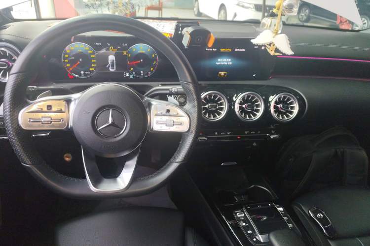 Used Mercedes-Benz A-Class 2022 Restyled A 200 L Sport Sedan Fashion Version Gear Lever