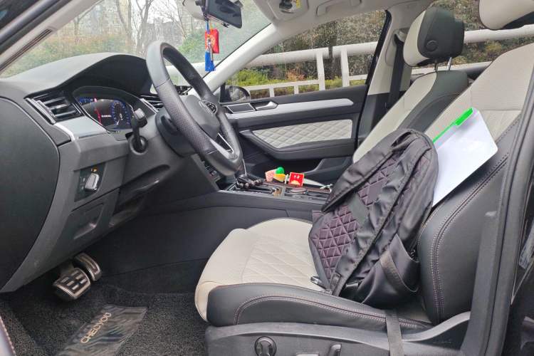 Used Volkswagen Magotan 2023 2 Million Units Commemorative Edition 330TSI DSG Luxury Version
