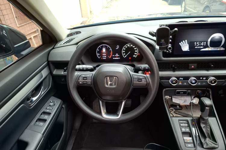 Used Honda CR-V 2023 240TURBO Two-Wheel Drive Active Version 5 Seats Steering Wheel