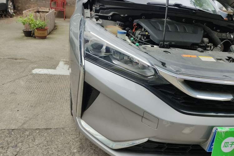 Used Dongfeng Aeolus Yixuan 2020 230T Automatic Dazzle Track Edition
