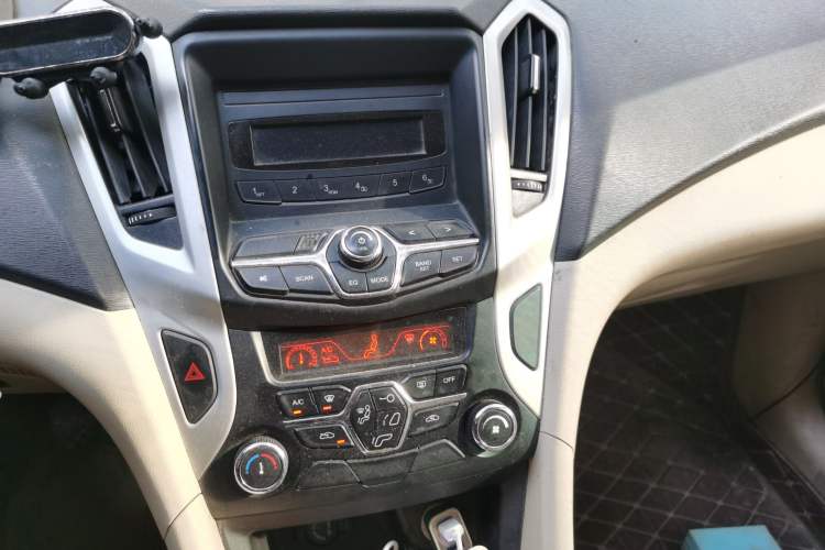 Used Chery Arrizo 7 2015 1.6L Manual Zhi Ling Edition
