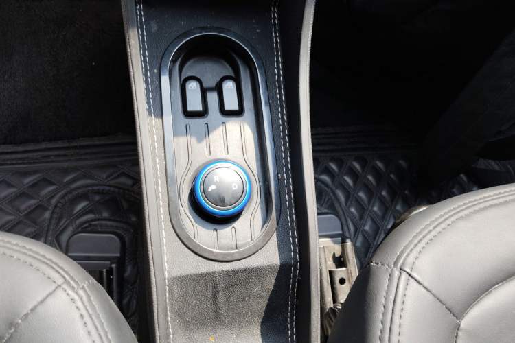 Used Wuling Hongguang MINIEV 2022 Easy Version Lithium Iron Phosphate Gear Lever