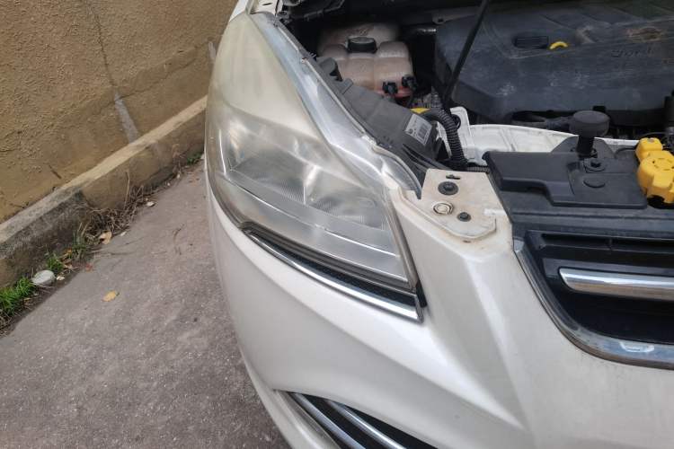 Used Ford Kuga 2016 ZhiXing Limited Edition 1.5L GTDi Two-Wheel Drive Fashion Model
