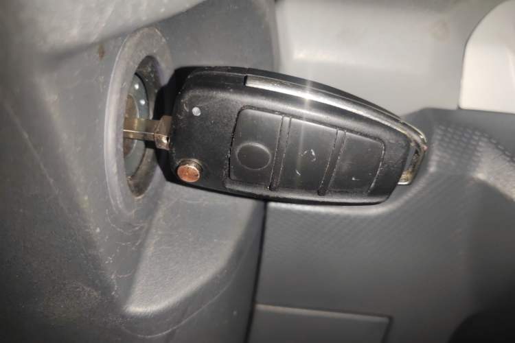 Used Chery QQ Ice Cream 2022 170km Sundae Phosphate Lithium-Ion