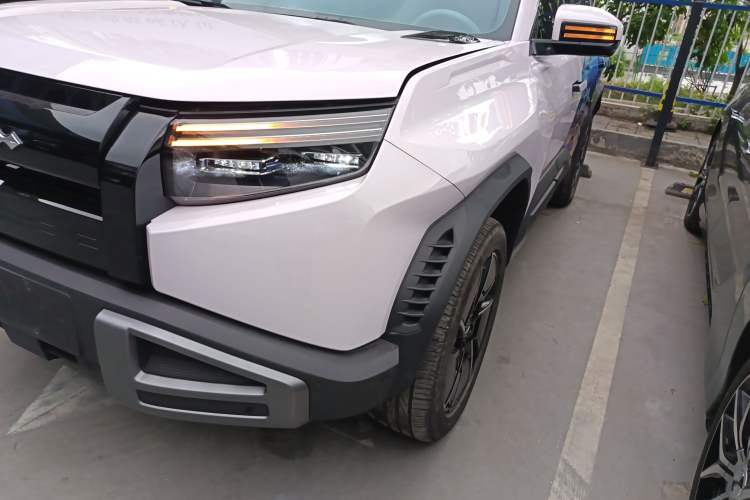 Used Formula Leopard Titanium 3 2025 501 km All-Wheel Drive Intelligent Driving Max Edition Left Front Headlight