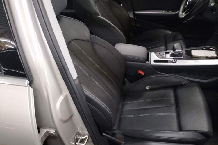 Used Audi A4L 2020 40 TFSI Luxury Prestige Edition Right Front Seat