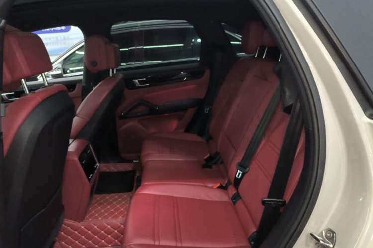 Used Porsche Cayenne E-Hybrid 2020 Cayenne E-Hybrid 2.0T Left Rear Seat